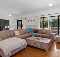 MERMAIDS ON MARENGO - large home with wifi - Accommodation in Brisbane