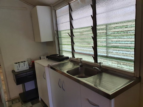 Meyenburg Unit 1 - Accommodation in Brisbane 2