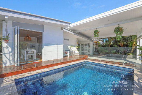 Miami Beachside Beach House - Accommodation in Brisbane 3