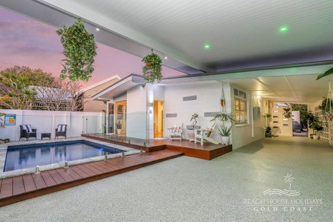 Miami Beachside Beach House - Accommodation in Brisbane 2