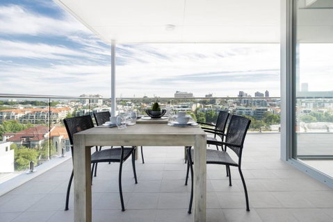 Minimalist Penthouse Condo With Skyline Vistas - Accommodation in Brisbane 0