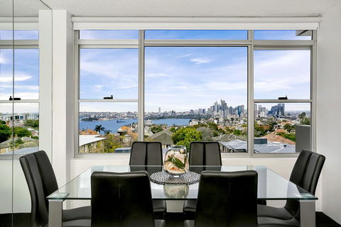 Modern 2BR Apartment With Views HARIS - Accommodation in Brisbane 0