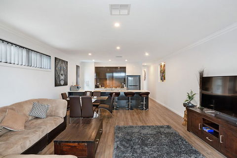 Modern Luxury At Christies Beach - Accommodation in Brisbane 3