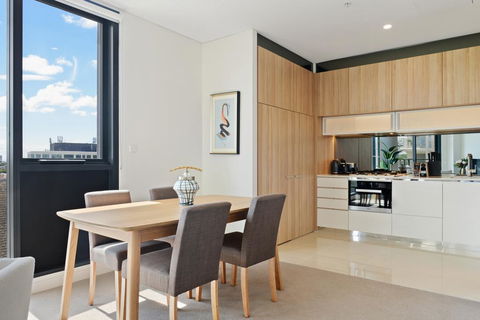 Modern, Ultra Clean In The Heart Of Convenience - Accommodation in Brisbane 3