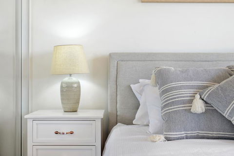 Modern, Ultra Clean In The Heart Of Convenience - Accommodation in Brisbane 2