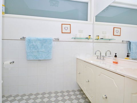 Morisset Memories - Accommodation in Brisbane 0