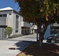 Central Executive Townhouse - Accommodation in Brisbane