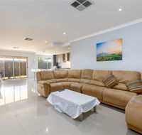 Rainbow Dream House - Accommodation in Brisbane