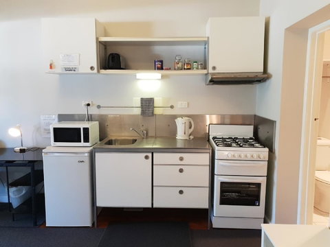 Stirling Apartments - Studio 1 - Accommodation in Brisbane 1
