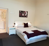 Stirling Apartments - Studio 1 - Accommodation in Brisbane