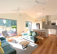 Sunny Blinco Street House - Accommodation in Brisbane