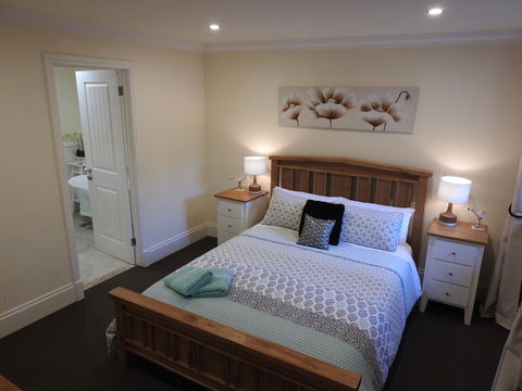 Quiet Escapes Cottages - Accommodation in Brisbane 8
