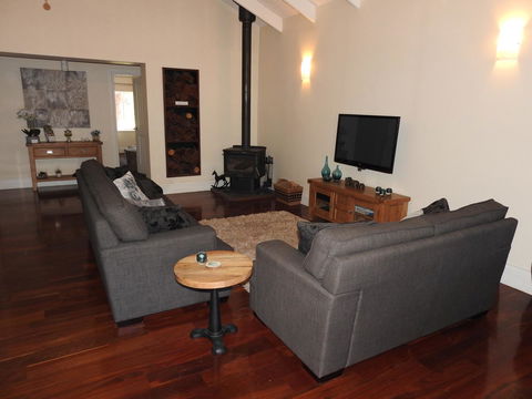 Quiet Escapes Cottages - Accommodation in Brisbane 23