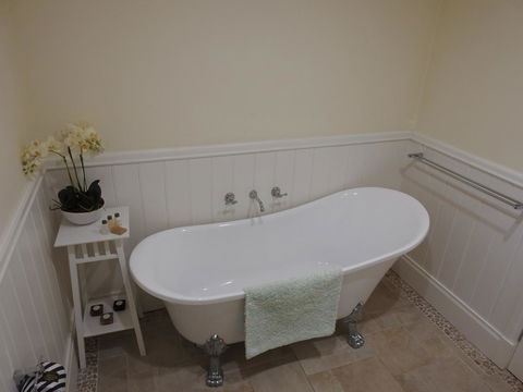 Quiet Escapes Cottages - Accommodation in Brisbane 7