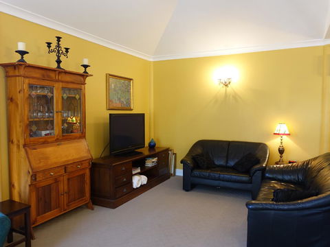 The Blacksmiths Cottage - Accommodation in Brisbane 11