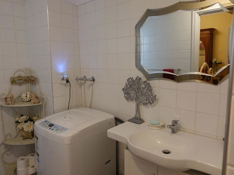 The Blacksmiths Cottage - Accommodation in Brisbane 29