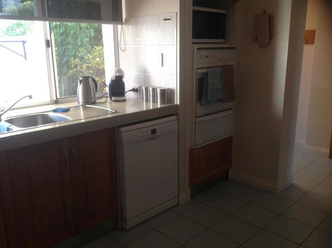 Waterside Canal Dreams - Accommodation in Brisbane 35