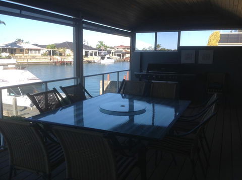 Waterside Canal Dreams - Accommodation in Brisbane 34