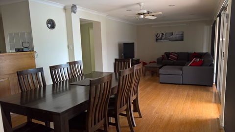 Waterside Canal Dreams - Accommodation in Brisbane 25