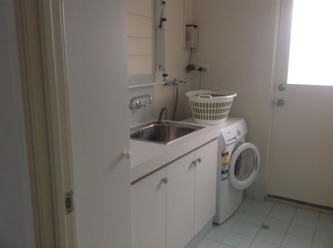 Waterside Canal Dreams - Accommodation in Brisbane 30