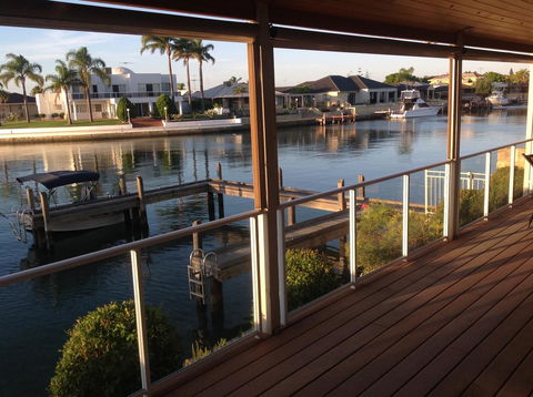 Waterside Canal Dreams - Accommodation in Brisbane 36