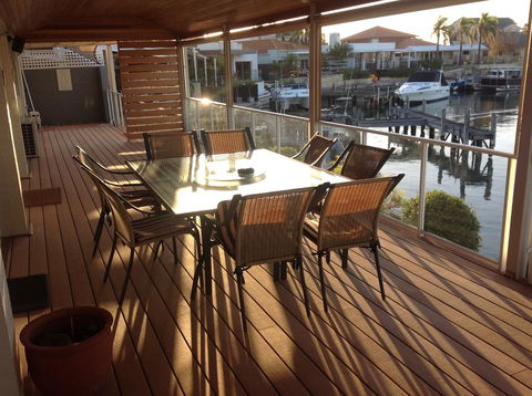 Waterside Canal Dreams - Accommodation in Brisbane 33