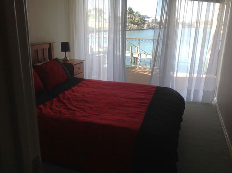 Waterside Canal Dreams - Accommodation in Brisbane 19