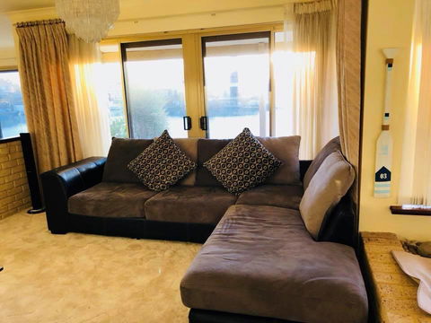 LA ANCHOR ON THE CANALS (MANDURAH) - Accommodation in Brisbane 4