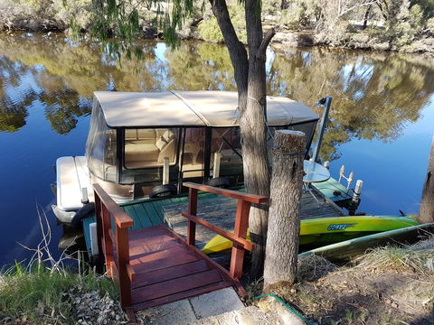 Amazing River House - Accommodation in Brisbane 24