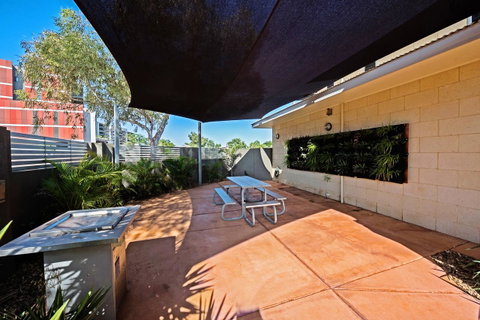 Latitude20 Searipple Rd - Accommodation in Brisbane 1