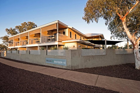 Latitude20 Searipple Rd - Accommodation in Brisbane 13