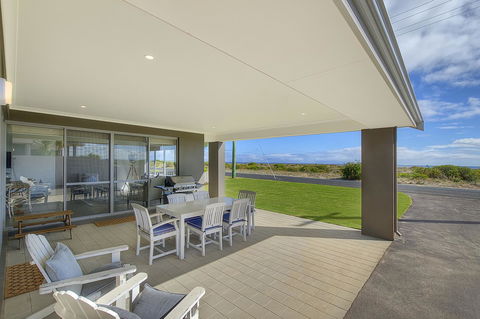 Into The Blue - Accommodation in Brisbane 1