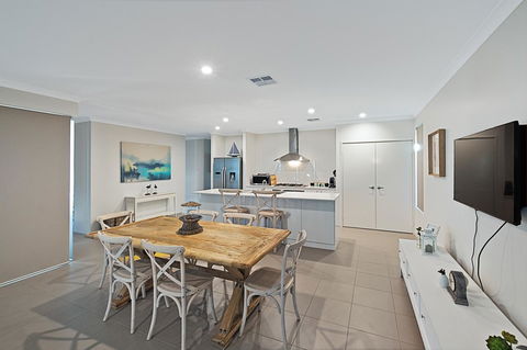 Into The Blue - Accommodation in Brisbane 4