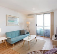 Ocean Breeze Apartment - Accommodation in Brisbane