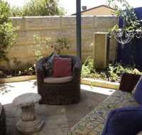 Relax bright  airy garden Villa - Accommodation in Brisbane