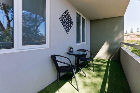 SEA BREEZE â€“ Between Cottesloe Beach & Swan River - Accommodation in Brisbane 12