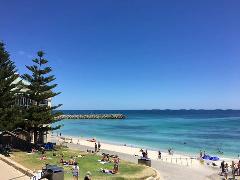 SEA BREEZE â€“ Between Cottesloe Beach & Swan River - Accommodation in Brisbane 14