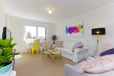SEA BREEZE â€“ Between Cottesloe Beach & Swan River - Accommodation in Brisbane 10