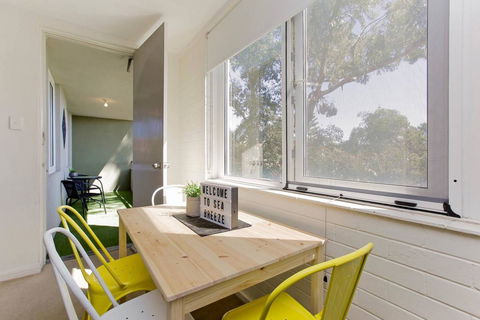 SEA BREEZE â€“ Between Cottesloe Beach & Swan River - Accommodation in Brisbane 9