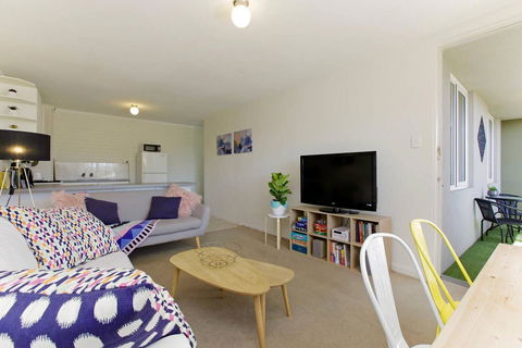 SEA BREEZE â€“ Between Cottesloe Beach & Swan River - Accommodation in Brisbane 13