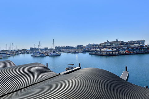 Dolphin Quay Apartments - Accommodation in Brisbane 6