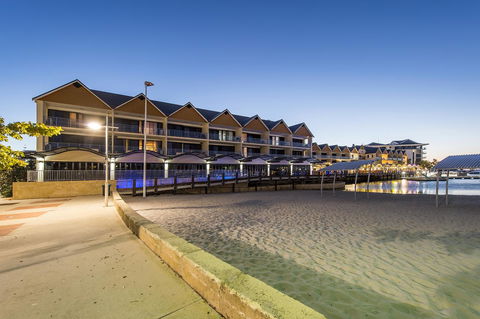 Dolphin Quay Apartments - Accommodation in Brisbane 0