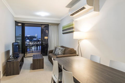 Dolphin Quay Apartments - Accommodation in Brisbane 19