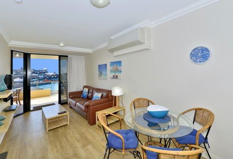 Dolphin Quay Apartments - Accommodation in Brisbane 12