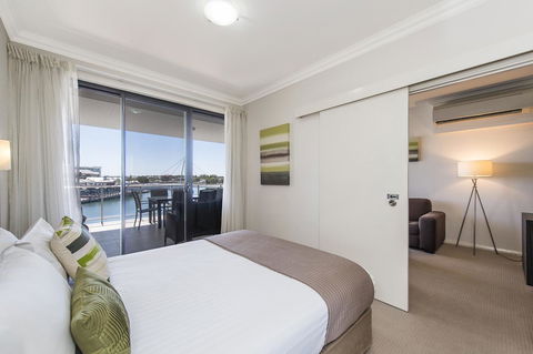 Dolphin Quay Apartments - Accommodation in Brisbane 28