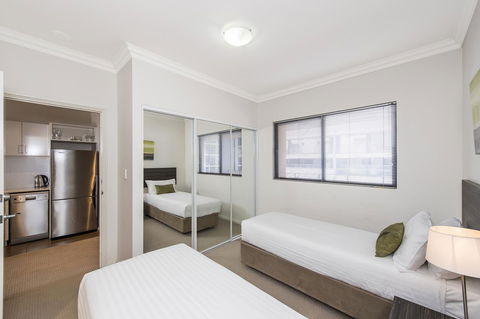 Dolphin Quay Apartments - Accommodation in Brisbane 43