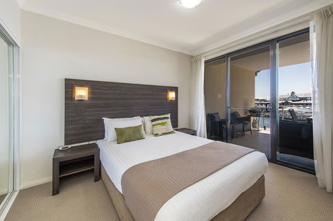 Dolphin Quay Apartments - Accommodation in Brisbane 30