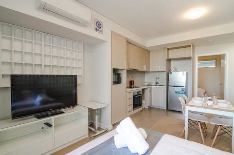 Boutique Carousel Apartment - Accommodation in Brisbane 3