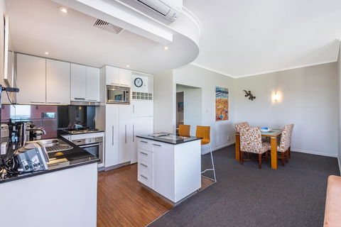 A 406 FANTASTIC OCEAN BEACH And MARINA VIEW APT - MANDURAH - Accommodation in Brisbane 21