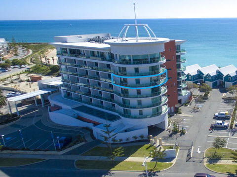 A 406 FANTASTIC OCEAN BEACH And MARINA VIEW APT - MANDURAH - Accommodation in Brisbane 24